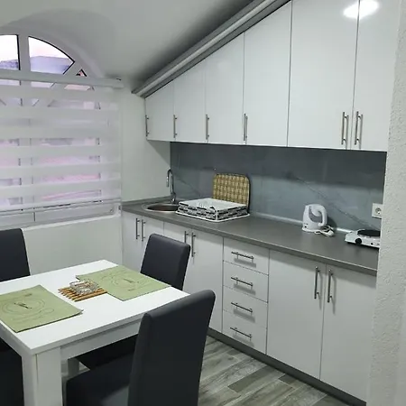 Bistrik Apartman *